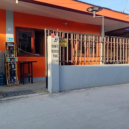 Edgar'S Guest House Moalboal Ngoại thất bức ảnh