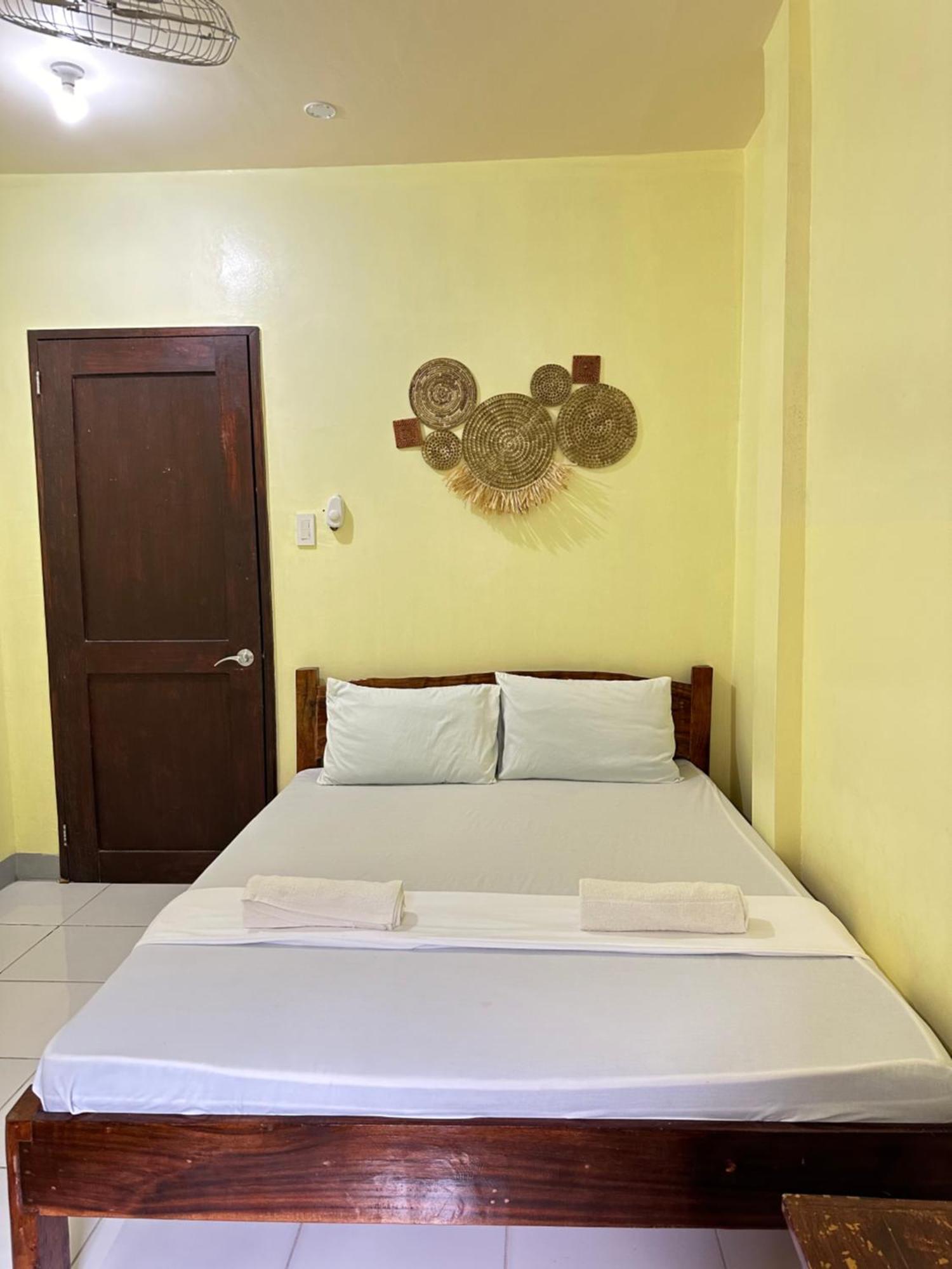 Edgar'S Guest House Moalboal Ngoại thất bức ảnh